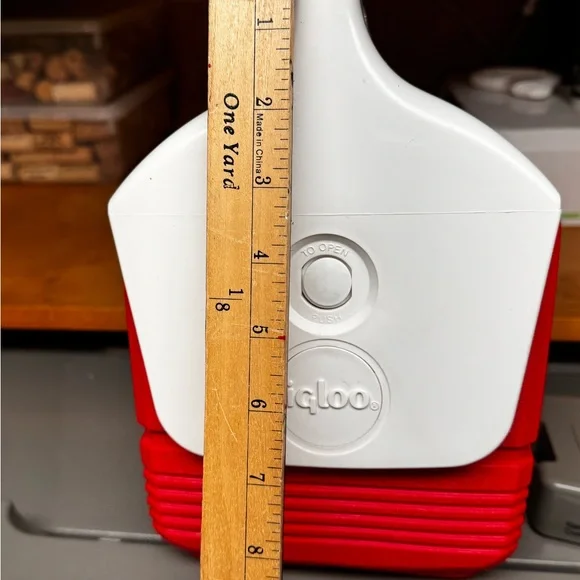 Igloo Playmate Red and White Cooler - Picture 3 of 11
